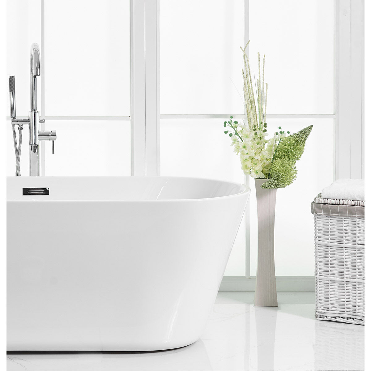 Odette Glossy White Bathtub