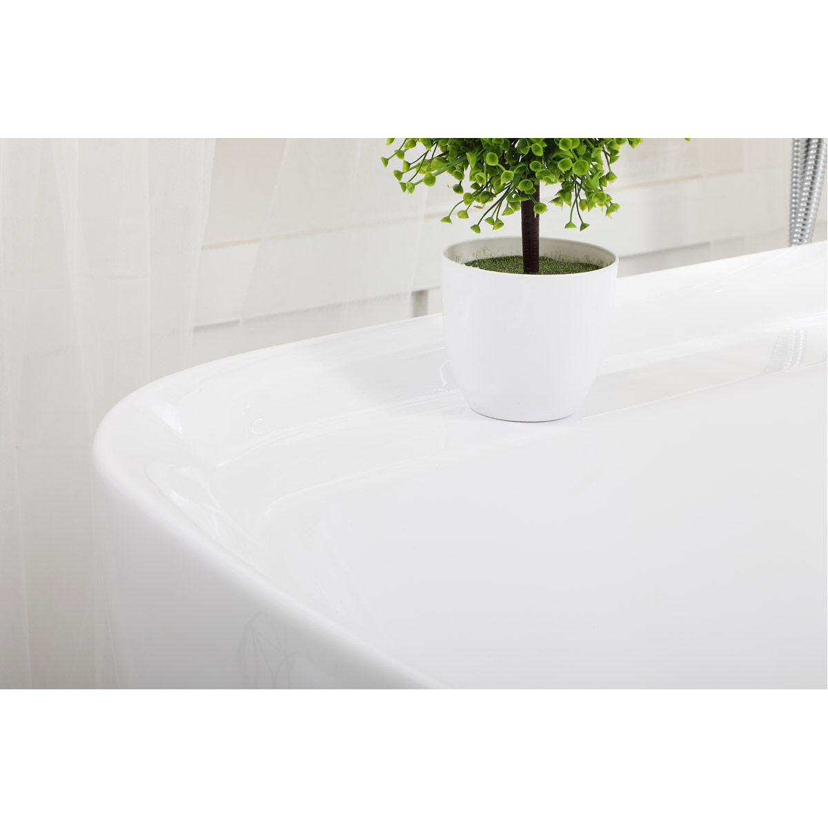 Calum Glossy White and Chrome Bathtub