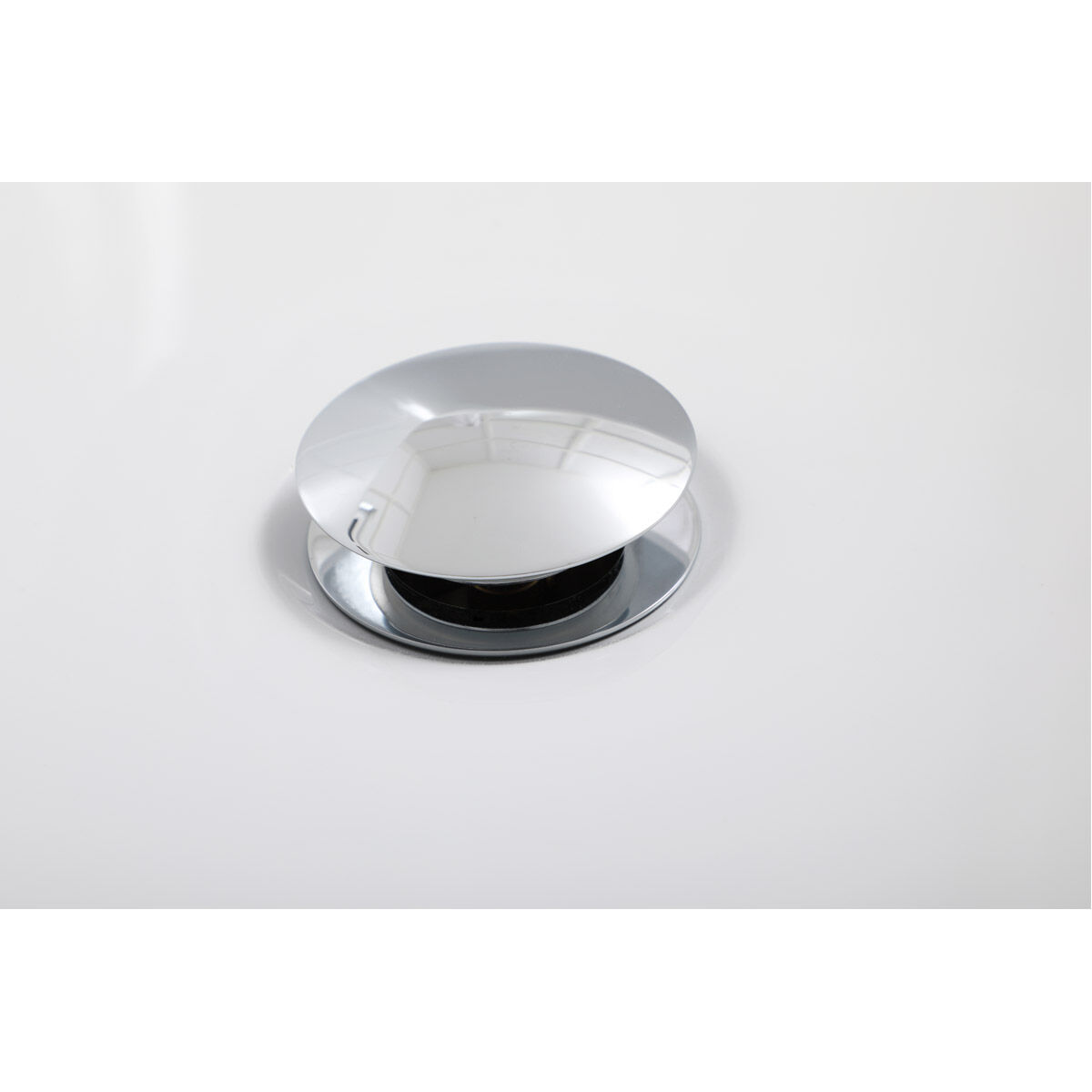 Harrieta Glossy White and Chrome Bathtub